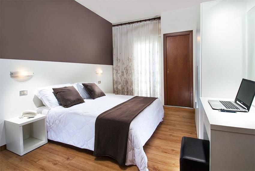 Hotel Niagara Cattolica Exterior photo
